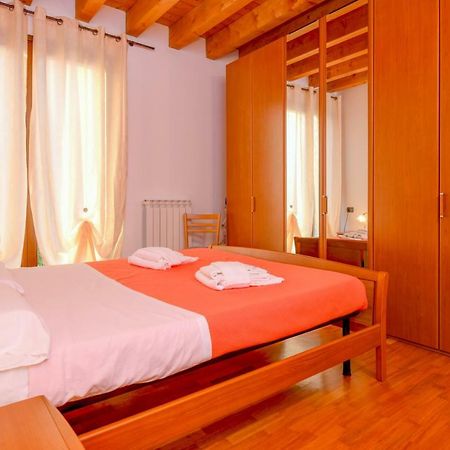 Peschiera Summer Home เปสเคียรา เดล การ์ดา ภายนอก รูปภาพ