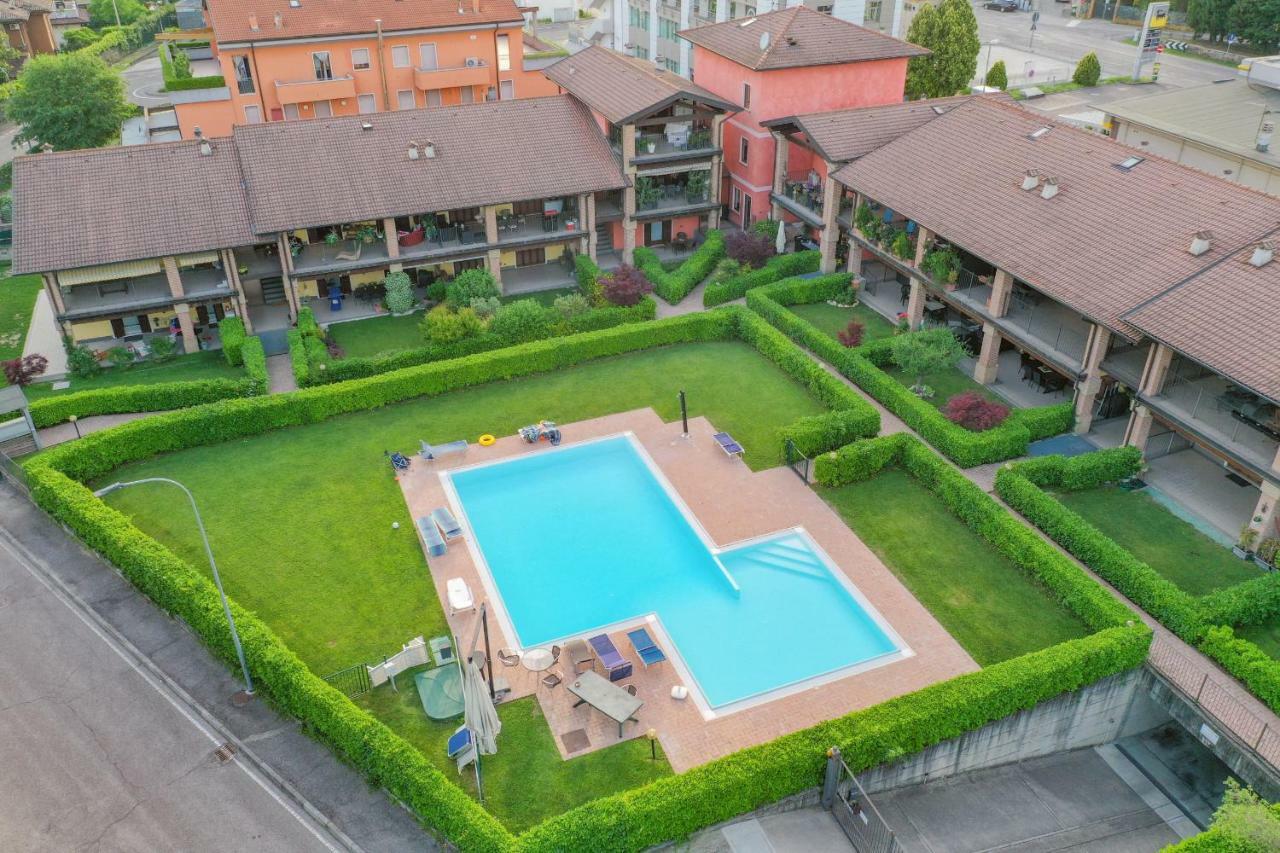 Peschiera Summer Home เปสเคียรา เดล การ์ดา ภายนอก รูปภาพ