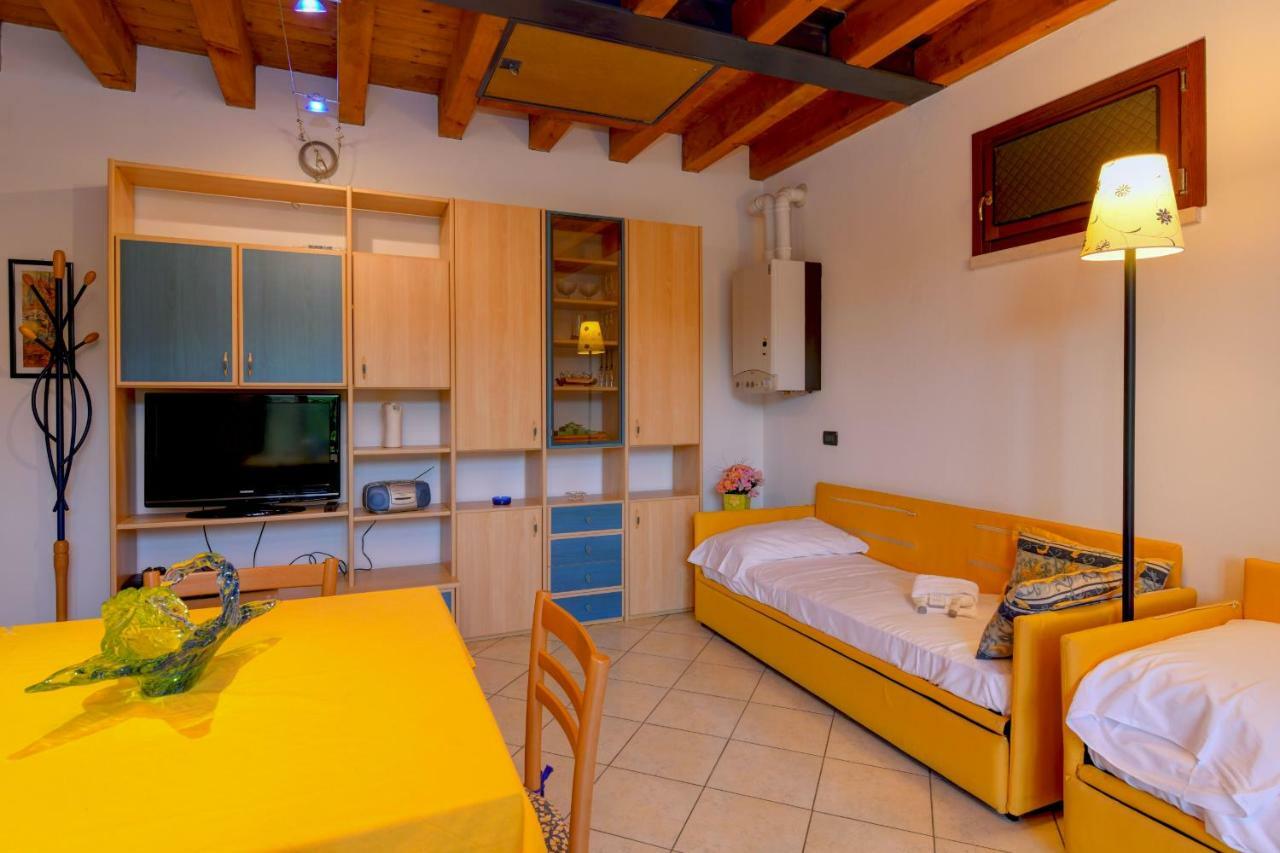 Peschiera Summer Home เปสเคียรา เดล การ์ดา ภายนอก รูปภาพ